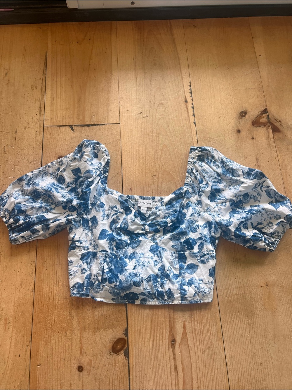 Blue Floral Puff-Sleeve Crop Top with sweat heart Neckline